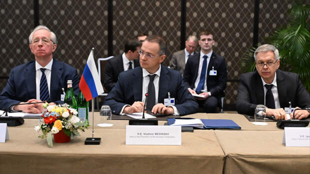 Первый день переговоров РФ, США и Украины в Женеве: главное