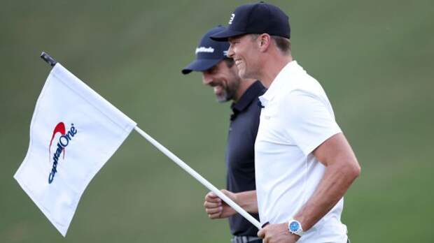 tom brady and aaron rodgers playing golf