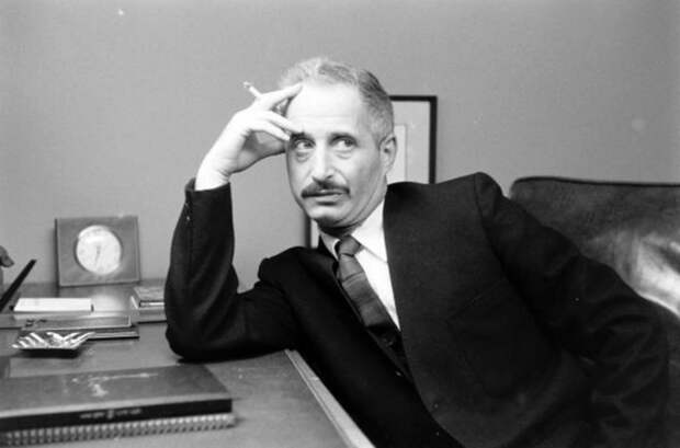 15 шокирующих гипотез о смерти Мэрилин Монро 15 шокирующих гипотез о смерти Мэрилин Монро