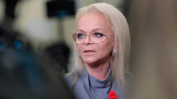 В Госдуме оценили идею лишить Долину звания народной артистки. Вот что сказали люди