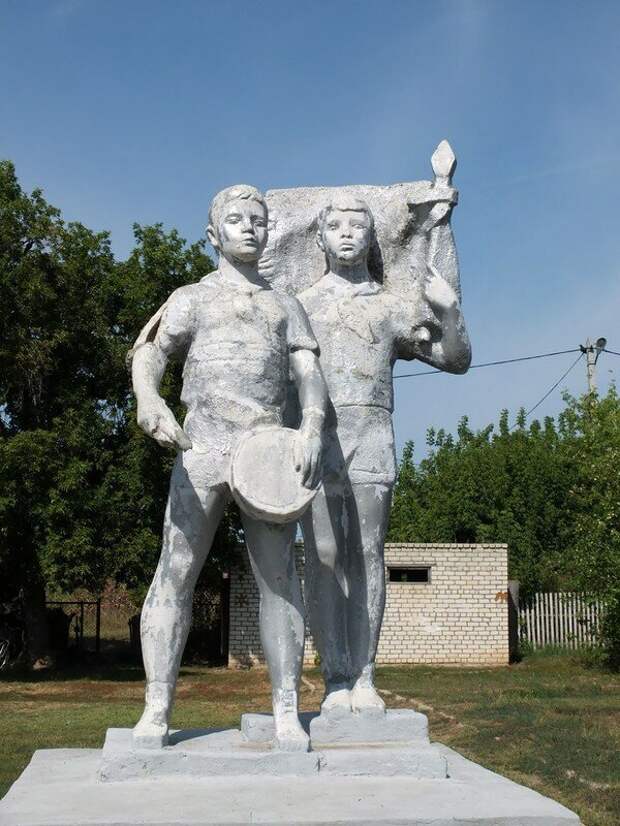 Всем ребятам пример! Статуи пионеров, которые дошли до наших дней СССР, город, ностальгия, памятник, память, пионер, пионерия, эстетика