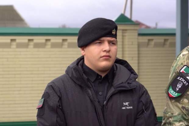 Адама Кадырова наградили медалью «Защитнику Чеченской Республики»