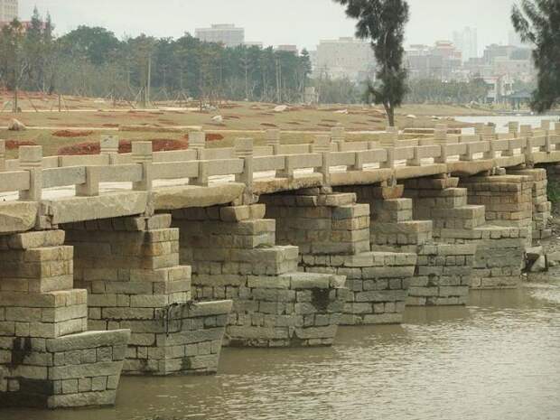 Древний мост Анпинг в Китае (7 фото)