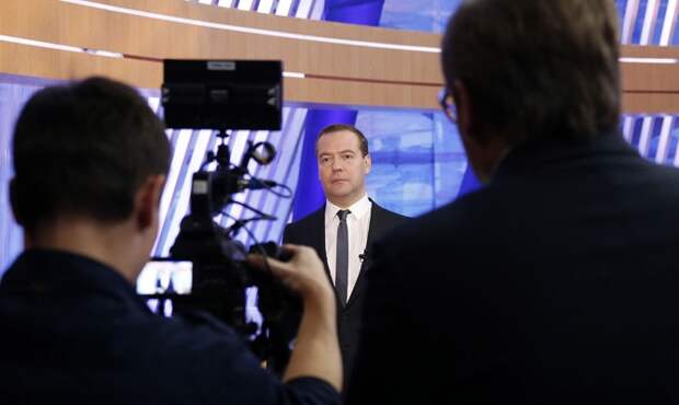 Дмитрий Медведев: «Нам нужно слезать с нефтяной иглы»