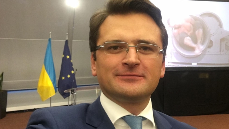 Сатановский сравнил Кулебу и Зеленского с брехливыми собаками