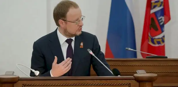 Томенко: зарплата алтайских врачей и учителей вырастет почти на 20%