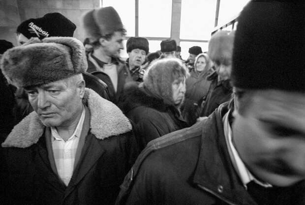 Пассажиры, застрявшие в московском аэропорту. Пассажиры, застрявшие в московском аэропорту.