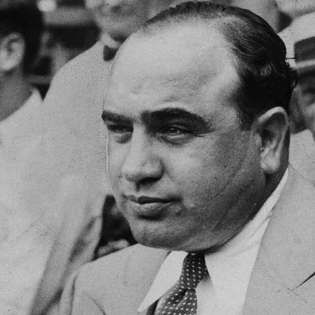 Шрам на лице Капоне получил в возрасте девятнадцати лет - во время разборок с конкурентами