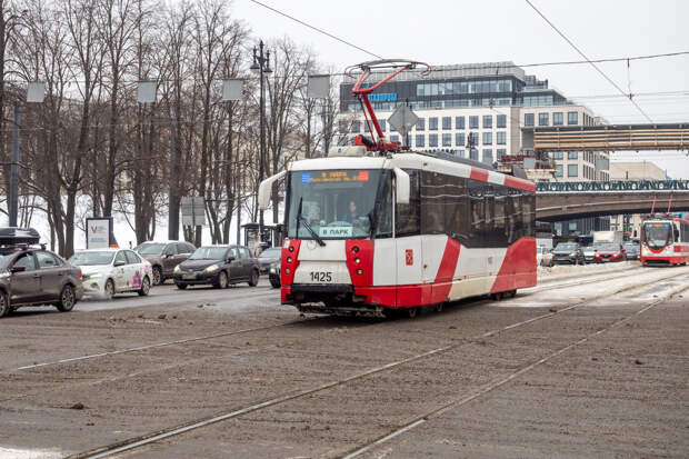 После заторов на Звенигородской улице в Петербурге восстановили движение трамвая № 16