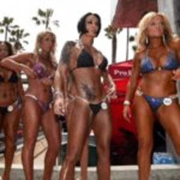 В Калифорнии прошел конкурс бикини-королев
