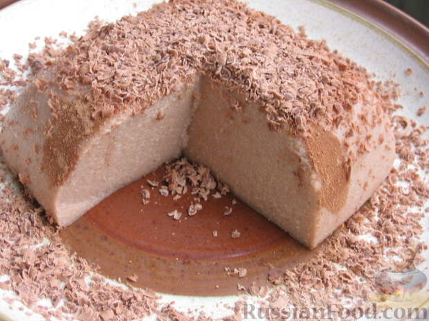 Фото к рецепту: Шоколадный пудинг из манки