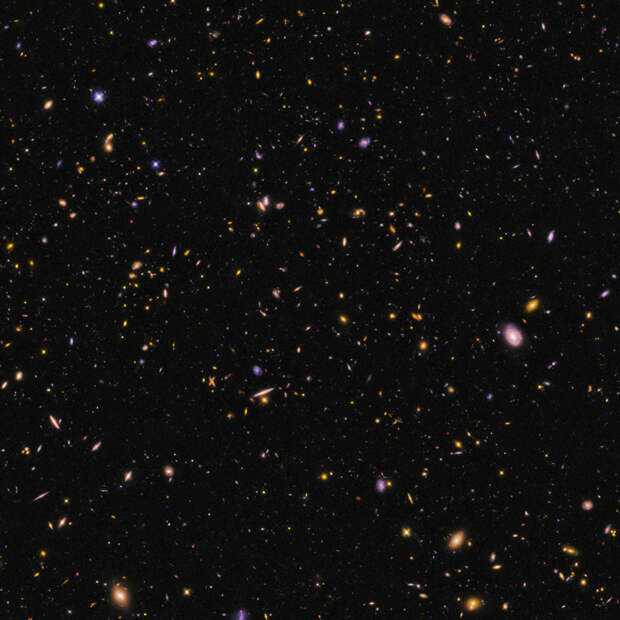 Рис. 5. Композитное изображение галактик из обзора CANDELS