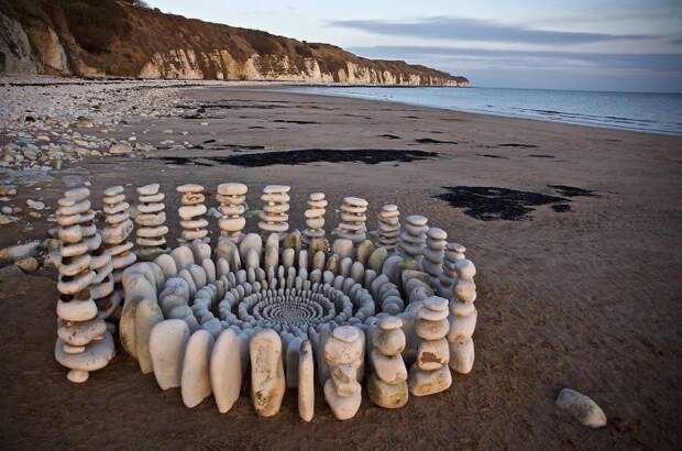 James-Brunt-Natural-Materials-Land-Art-England