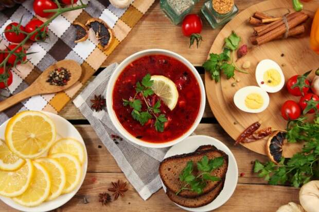 Вкуснейший борщ. \ Фото: visitaqmola.kz.