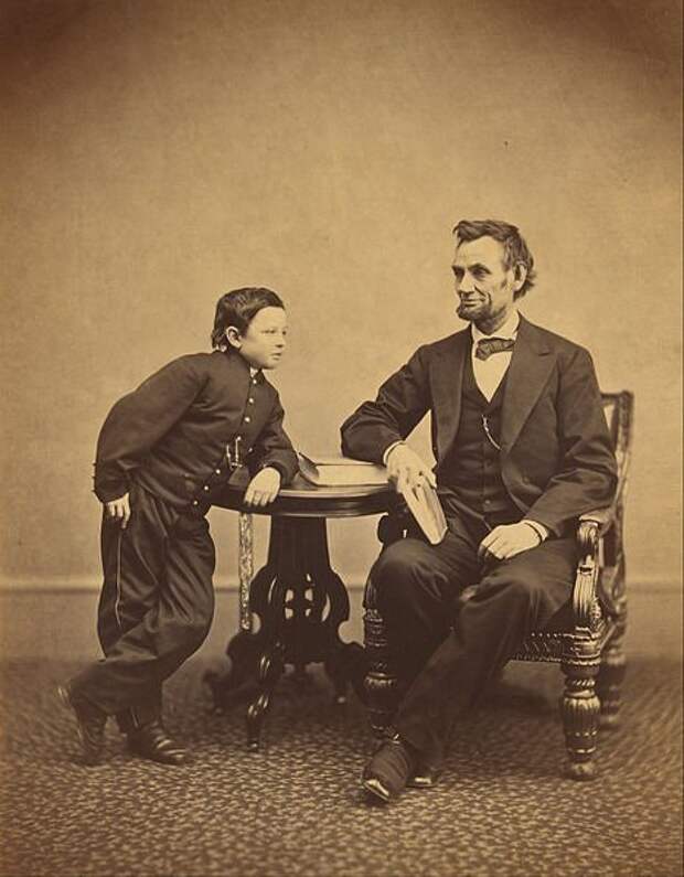 Президент США Авраам Линкольн с сыном, 1865 год. Историческая фотография, редкие фотографии, ретро фото, фото