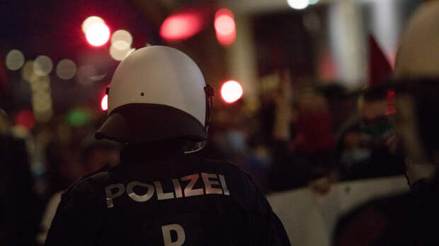 Австрийки после жестокого убийства устроили крикливую акцию в защиту мигрантов