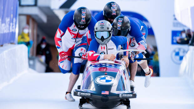 Трое американских бобслеистов выпали из саней на этапе Кубка мира в Швейцарии