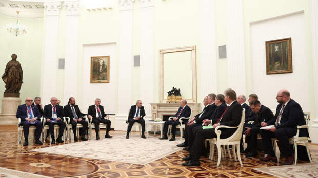 Медведев: России пора отказаться от толерантного отношения к вступлению в ЕС