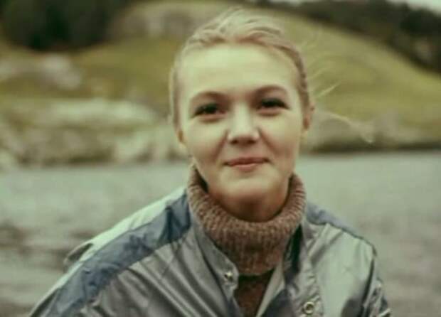 Марина Дюжева в фильме *На исходе лета*, 1979 | Фото: kino-teatr.ru Марина Дюжева в фильме *На исходе лета*, 1979 | Фото: kino-teatr.ru