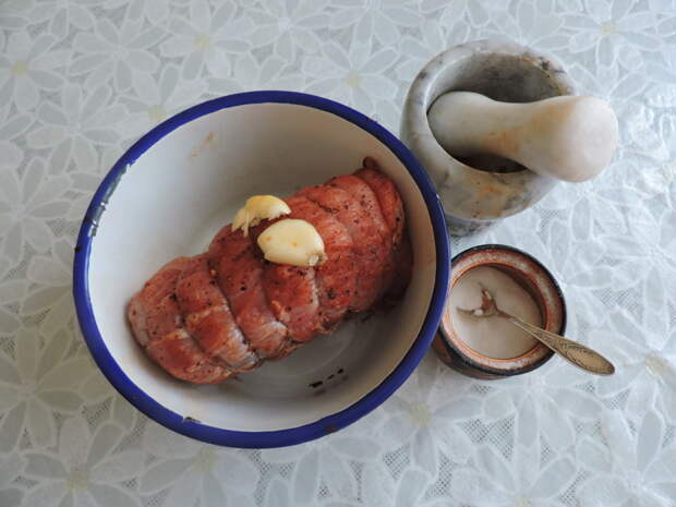 Натереть чесноком еда, мясо, своими руками, сделай сам