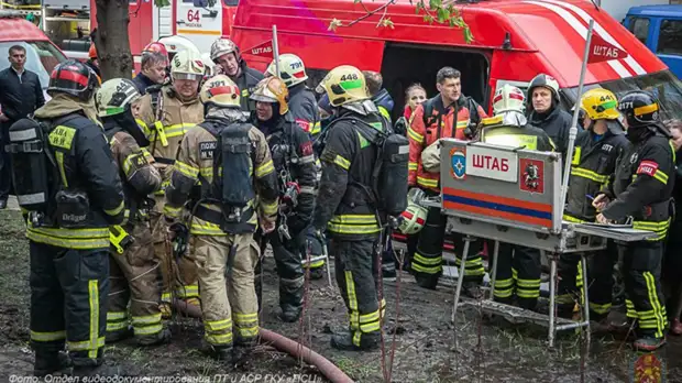 Депздрав заявил о двоих погибших после пожара в гостинице в Москве