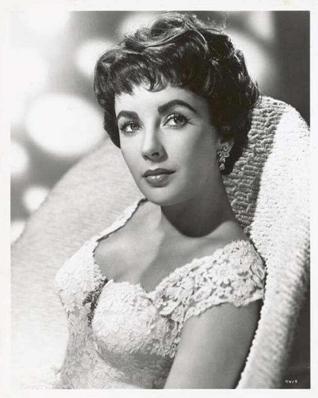 1300976539_elizabeth-taylor-47