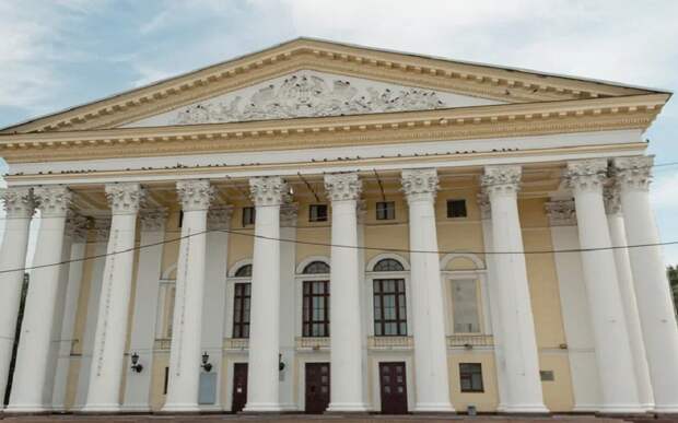 Театр "Переход" показал второй спектакль на большой сцене