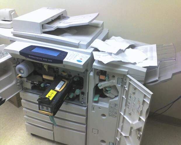 Принтер зажевал бумагу