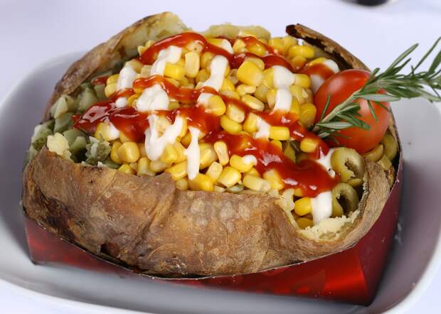 Картофель по-турецки — уличная еда, которую можно приготовить дома со вкусом Стамбула
