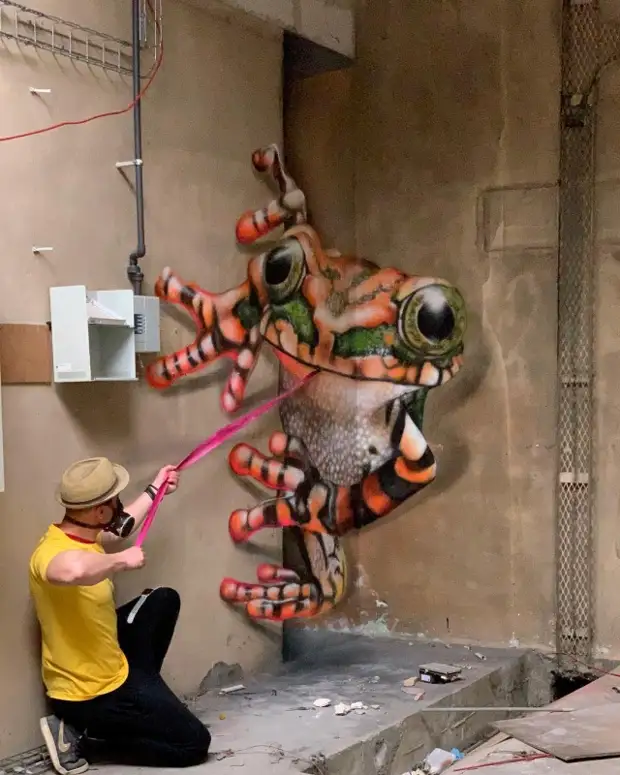 Французский художник превращает обшарпанные углы в невероятно реалистичные объекты