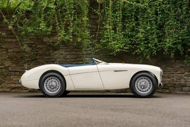 Британский родстер Austin-Healey 100 и Austin-Healey 3000