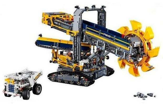 Набор «Шагающий экскаватор» от Lego Technic. Набор «Шагающий экскаватор» от Lego Technic.