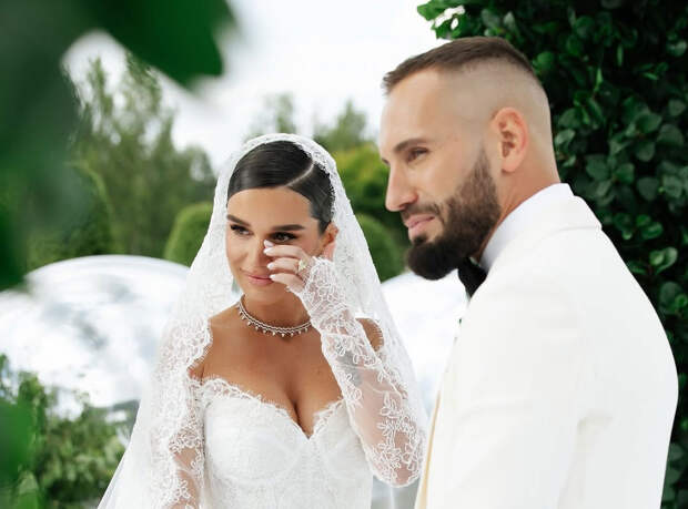 Интернет-пользователи высмеяли мужа Ксении Бородиной из-за поста с Мальдив