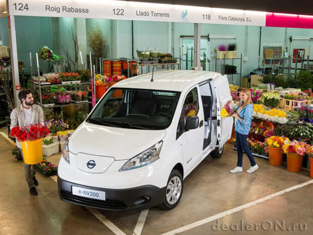 Nissan начинает производство электрического фургона e-NV200 в Барселоне [Фотогалерея]