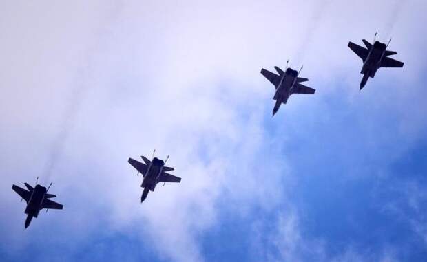 Европа снова в жуткой панике: Российские МиГ-31 испортили воздух Эстонии