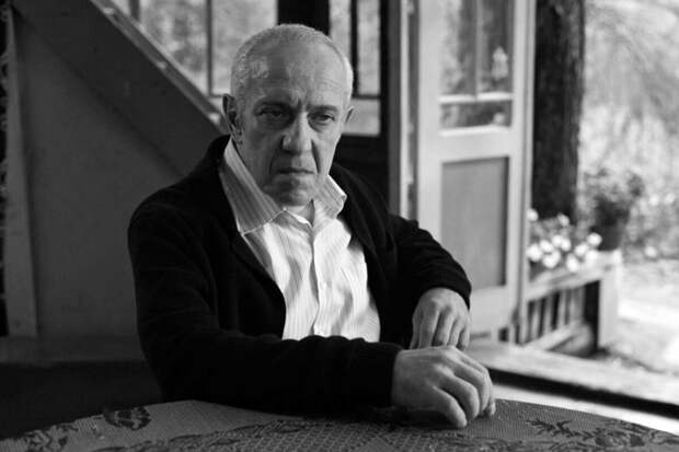 Актер Довжик умер после инсульта