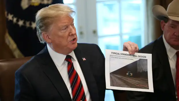 Между Трампом и стеной
