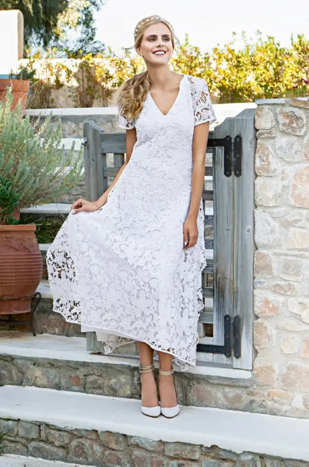 Белое летнее платье