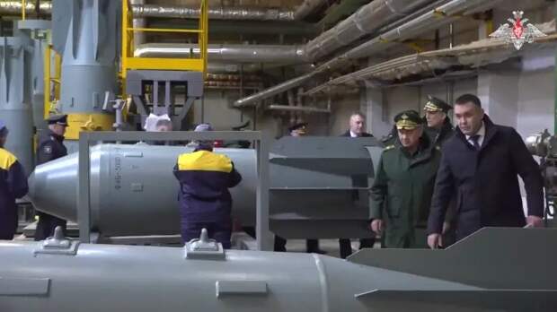Несколько месяцев назад стало известно, что российская оборонная промышленность возобновляет производство фугасных авиационных бомб ФАБ-3000.