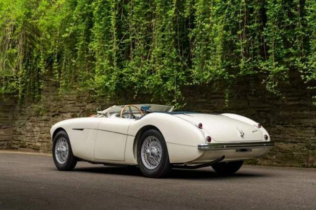 Британский родстер Austin-Healey 100 и Austin-Healey 3000