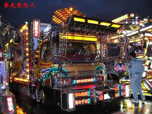 Нарядные японские грузовики Dekotora (Decotora)