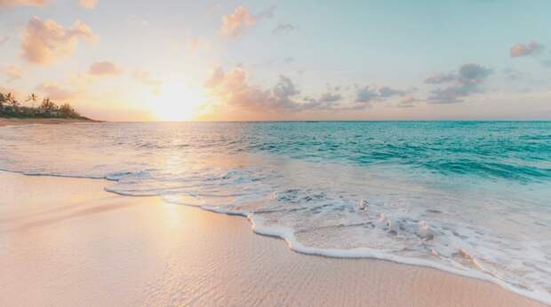 Какие российские звезды оказались в ОАЭ во время атаки