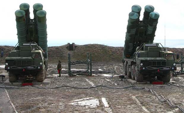 Российская зенитная ракетная система большой и средней дальности С-400 "Триумф"