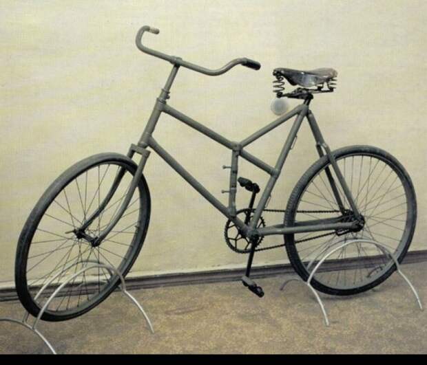 Один из первых российских боевых велосипедов «Дукс боевой».