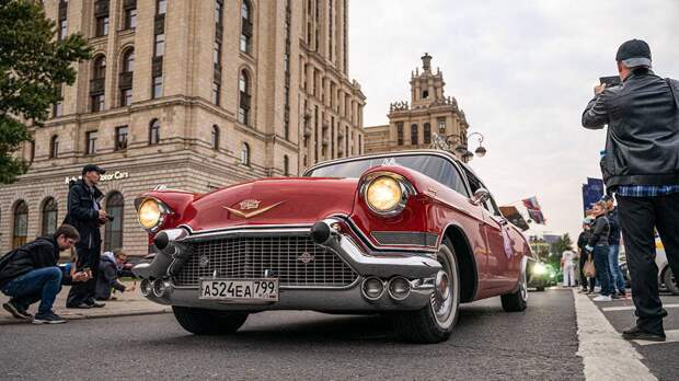 Bugatti и McLaren: эксперты назвали автомобили по цене квартиры Долиной