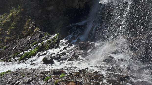 Водопад девичьи косы в Приэльбрусье