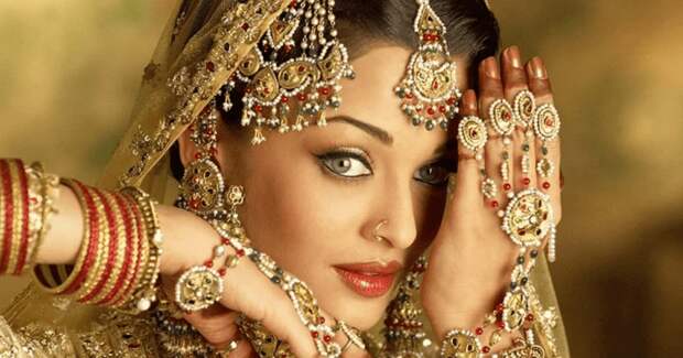 Почему на индусах столько золота и с чем связан его интенсивный желтый цвет