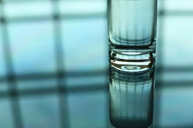 Диетологи рассказали, что будет с телом, если пить воду натощак каждый день