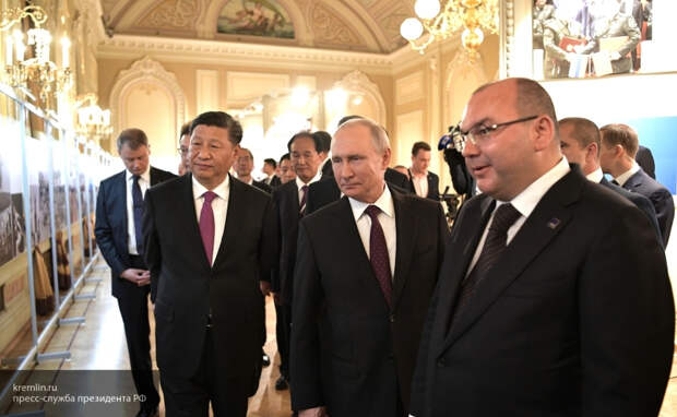 Владимир Путин провел встречу с Си Цзиньпином в Москве