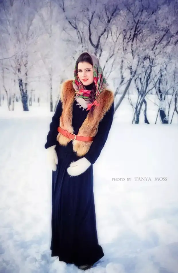 красавица зимой. девушка в зимнем лесу. настасья планета. настасья зима зима. женщина в платке.